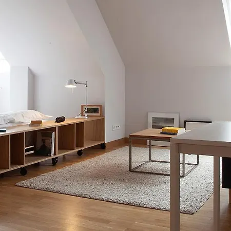 Estudio En Atico, Diafano Centrico. Parking *